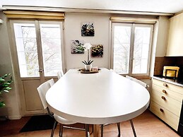 Einzigartige Schöne Altbau- Wohnung Im Zentrum