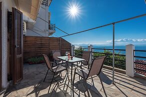 Agnanti Hotel & Apartments