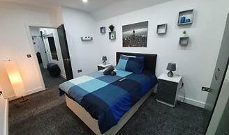 3 Bedrooms Apartments Near Town Center