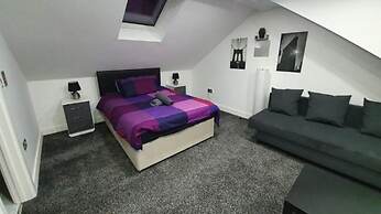 3 Bedrooms Apartments Near Town Center