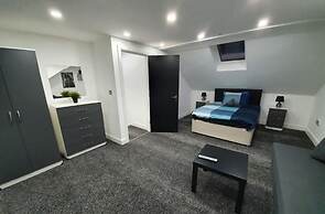 3 Bedrooms Apartments Near Town Center