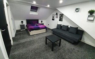 3 Bedrooms Apartments Near Town Center