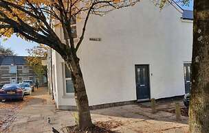 3 Bedrooms Apartments Near Town Center