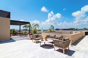 Condos with Oceanview Rooftop Pool