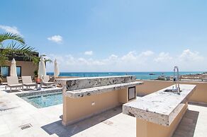 Condos with Oceanview Rooftop Pool