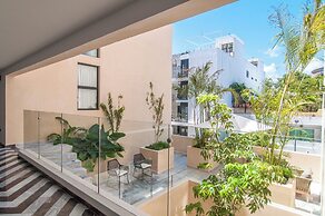 Condos with Oceanview Rooftop Pool