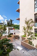 Condos with Oceanview Rooftop Pool