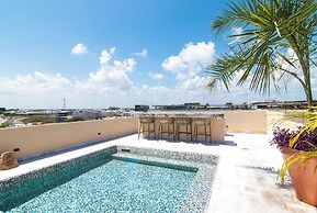 Condos with Oceanview Rooftop Pool