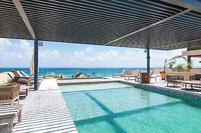 Condos with Oceanview Rooftop Pool