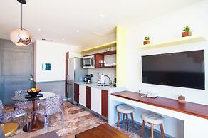 Condos with Oceanview Rooftop Pool