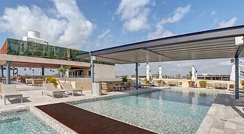 Condos with Oceanview Rooftop Pool
