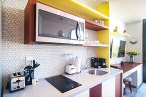 Condos with Oceanview Rooftop Pool