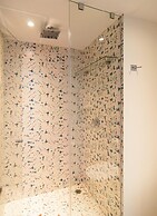 Condos with Oceanview Rooftop Pool