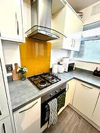 Apartment-sleeps4-parking-balcony