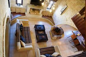 Stone and Wood Villa