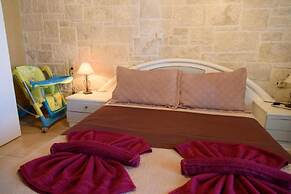 Stone and Wood Villa