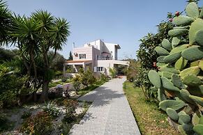 Green Hill Family Villa