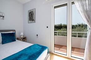 Green Hill Family Villa