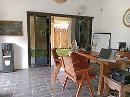 Tattva Uluwatu, Surf & Yoga