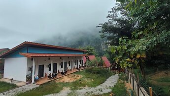 Mimosa Inn Nong Khiaw