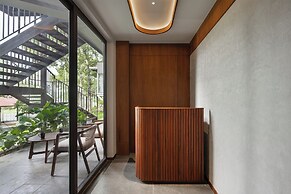 Sterling Lontano Waterfront Wayanad