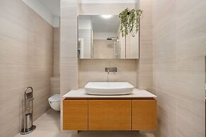 Chic Bright Urban Escape by Sea N' Rent