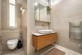 Chic Bright Urban Escape by Sea N' Rent
