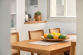 Chic Bright Urban Escape by Sea N' Rent