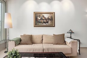 Chic Bright Urban Escape by Sea N' Rent