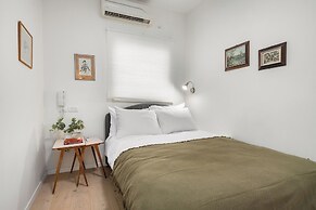 Chic Bright Urban Escape by Sea N' Rent