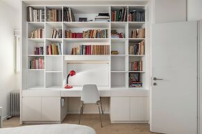 Chic Bright Urban Escape by Sea N' Rent