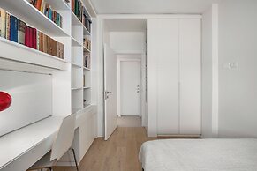 Chic Bright Urban Escape by Sea N' Rent