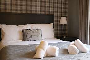 Norfolk Arms Hotel