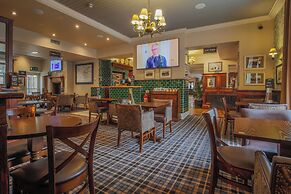Norfolk Arms Hotel