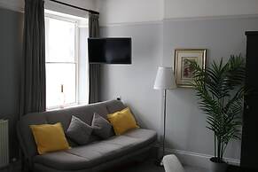 Norfolk Arms Hotel