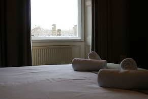 Norfolk Arms Hotel