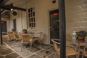 Norfolk Arms Hotel