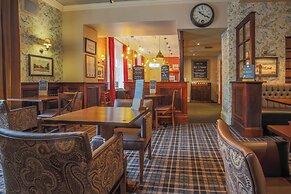 Norfolk Arms Hotel