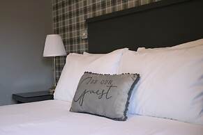 Norfolk Arms Hotel