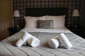 Norfolk Arms Hotel