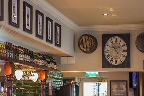Norfolk Arms Hotel