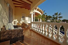 Luxury 5 Bed Mountain Views Heated Pool Games Room