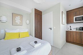 JIJI Suites