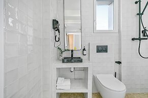 JIJI Suites