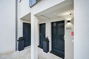 JIJI Suites