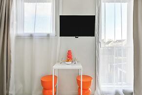 JIJI Suites