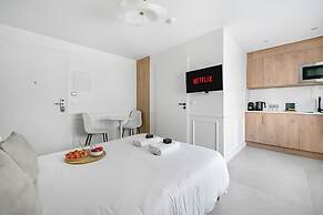 JIJI Suites