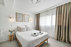 JIJI Suites