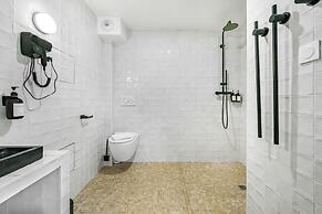 JIJI Suites