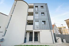 JIJI Suites